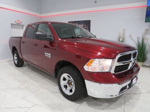 Used 2021 RAM 1500 Classic SLT RWD image 2