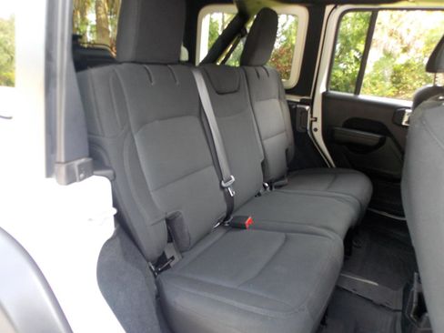 Used 2023 Jeep Wrangler Unlimited Sport AWD/4WD image 12
