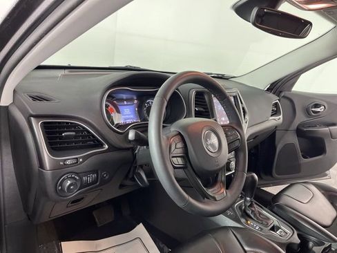 Used 2022 Jeep Cherokee Trailhawk w/ Comfort/Convenience Group AWD/4WD image 20