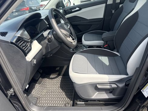 Certified 2025 Volkswagen Taos S AWD/4WD image 5