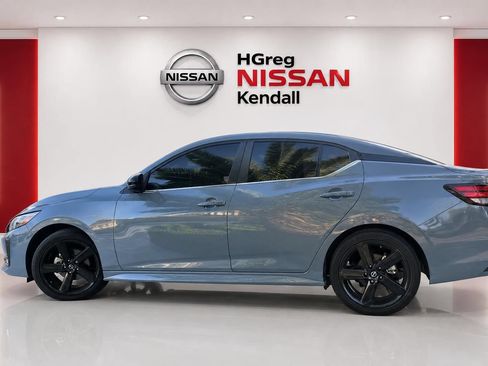 Used 2024 Nissan Sentra SR FWD image 2