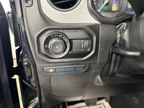 Used 2024 Jeep Wrangler Unlimited w/ Technology Group image 19