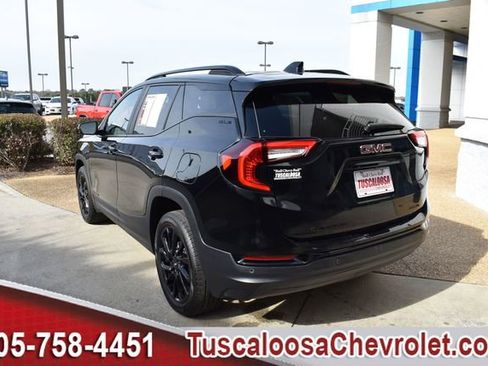 Used 2024 GMC Terrain SLE w/ Driver Convenience Package image 7