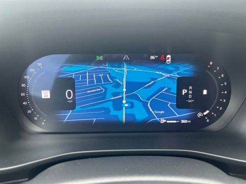 Certified 2025 Volvo XC40 B5 Plus AWD/4WD image 21