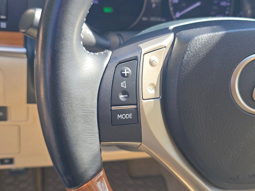 Used 2015 Lexus ES 300h w/ Navigation System Package FWD image 20
