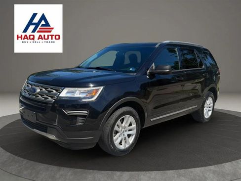 Used 2018 Ford Explorer XLT AWD/4WD image 1