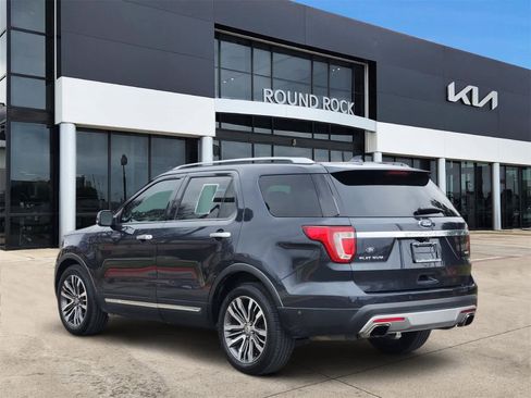 Used 2017 Ford Explorer Platinum image 6