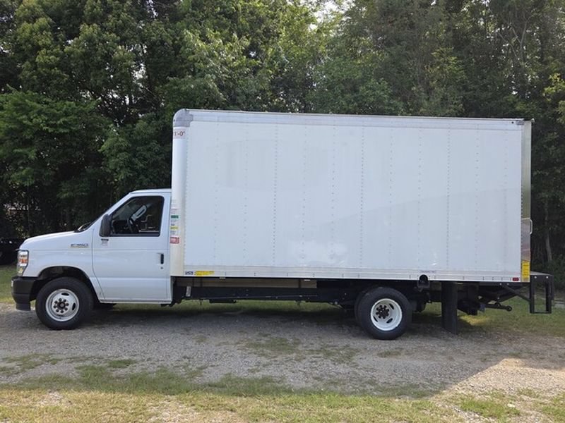 Used 2024 Ford E-350 and Econoline 350 Super Duty w/ Power Windows & Locks Group RWD image 5