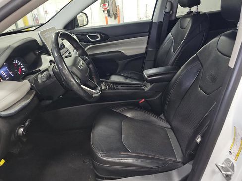 Used 2022 Jeep Compass Limited image 10