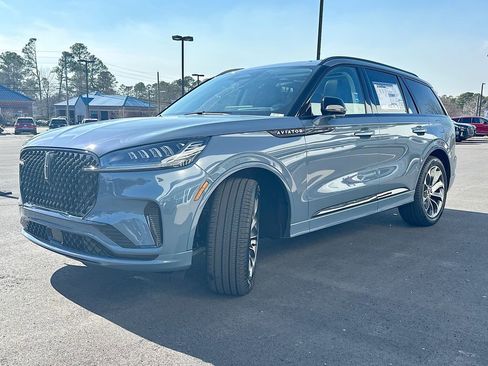 New 2026 Lincoln Aviator 2WD image 2