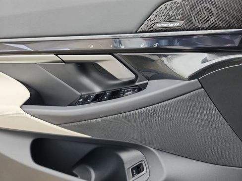 Used 2026 BMW 540i xDrive image 9