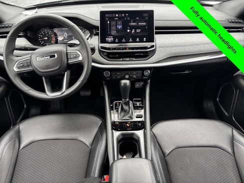 Used 2024 Jeep Compass Latitude image 25