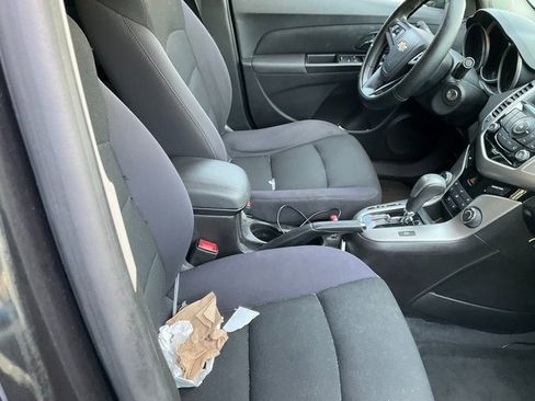 Used 2015 Chevrolet Cruze LT image 9