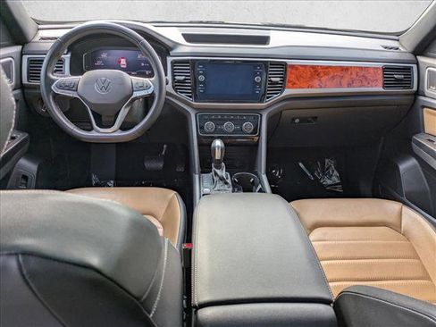 Used 2020 Volkswagen Atlas Cross Sport SEL Premium image 18