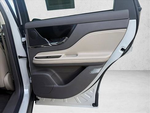 Used 2023 Lincoln Corsair FWD image 25