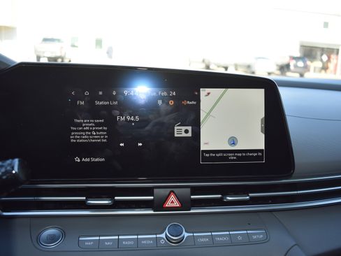 Used 2025 Hyundai Elantra SEL image 19