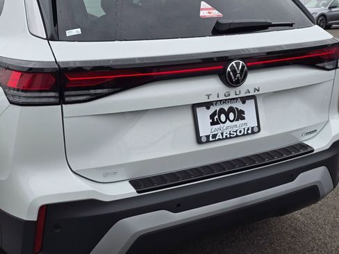New 2026 Volkswagen Tiguan SE image 13