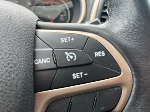 Used 2016 Jeep Cherokee Limited AWD/4WD image 17