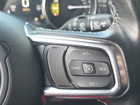 Used 2021 Jeep Wrangler Unlimited Sahara w/ Cold Weather Group image 17