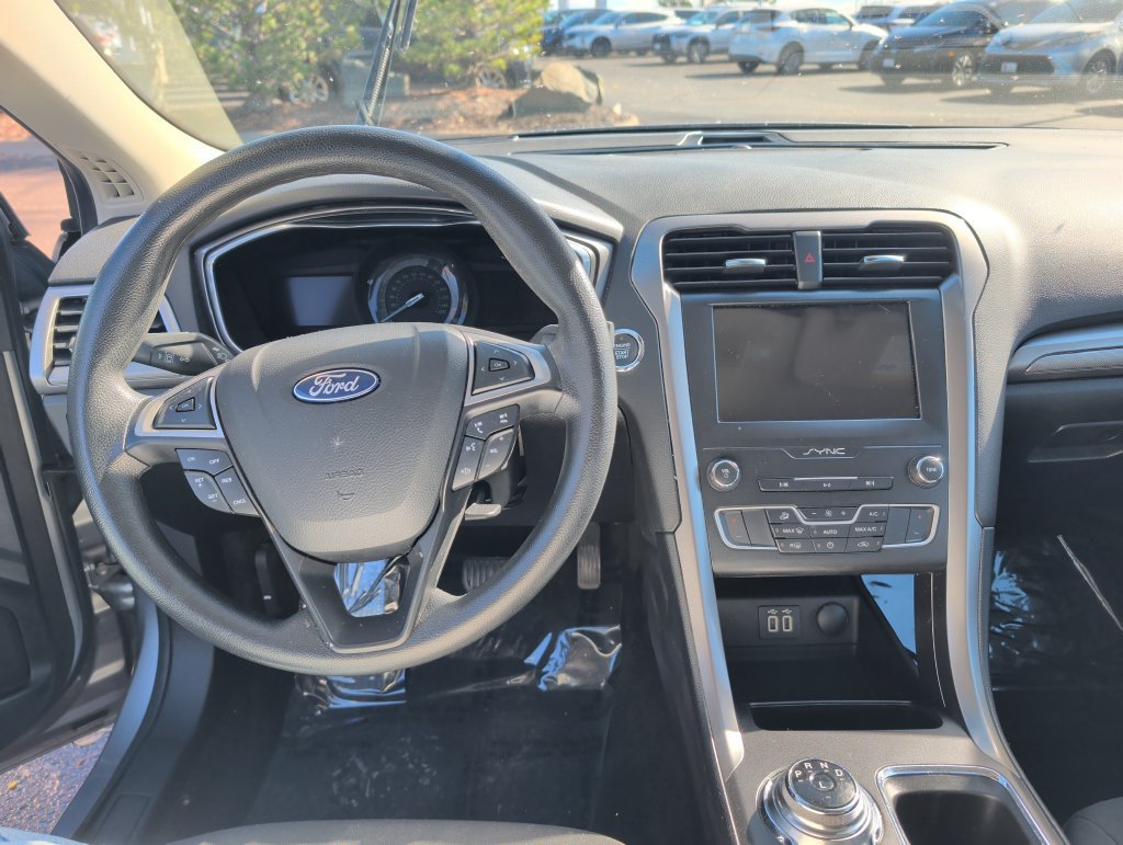 Used 2020 Ford Fusion SE FWD image 7