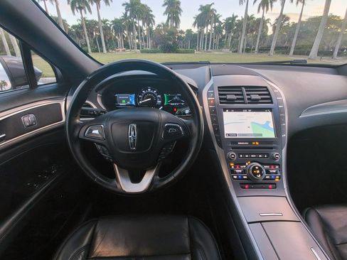 Used 2018 Lincoln MKZ Select w/ Technology Package image 14