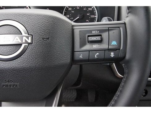 Certified 2025 Nissan Rogue SV w/ SV Premium Package FWD image 20