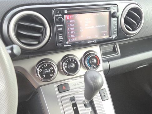 Used 2014 Scion xB image 15