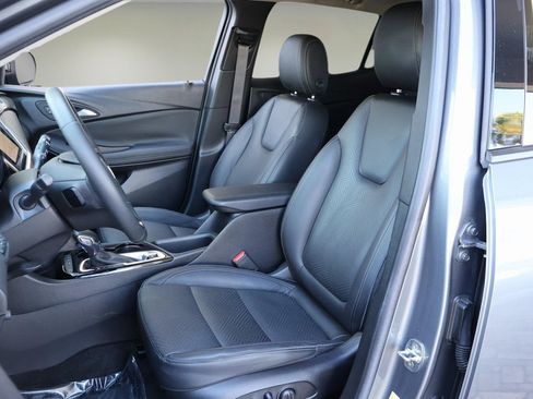 Used 2021 Buick Encore GX Essence w/ Advanced Technology Package image 9