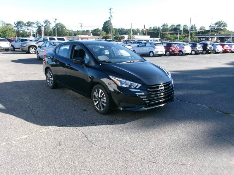 Used 2025 Nissan Versa SV FWD image 12