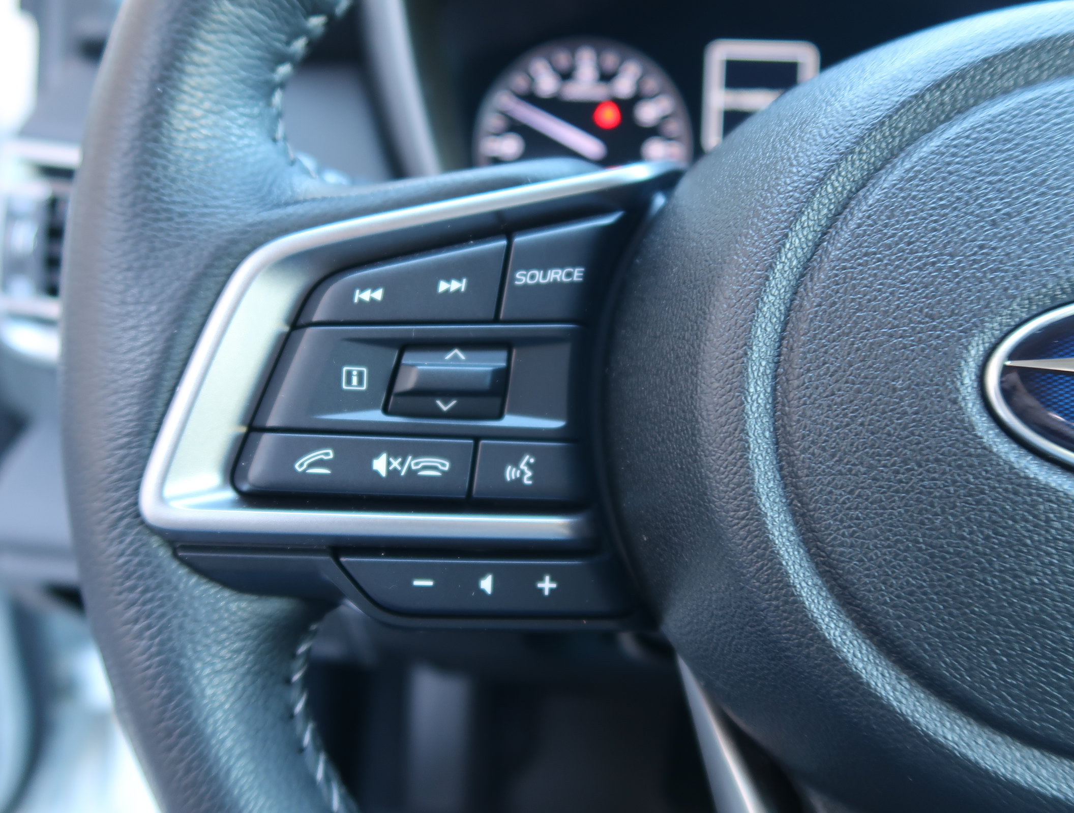Used 2023 Subaru Outback Limited AWD/4WD image 19