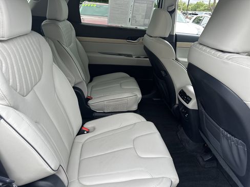 Used 2024 Hyundai Palisade Limited AWD/4WD image 14
