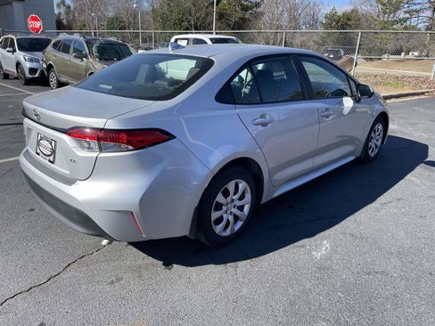 Used 2025 Toyota Corolla LE image 8