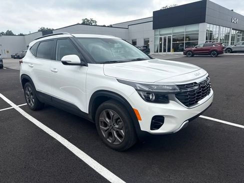 Certified 2024 Kia Seltos S AWD/4WD image 2