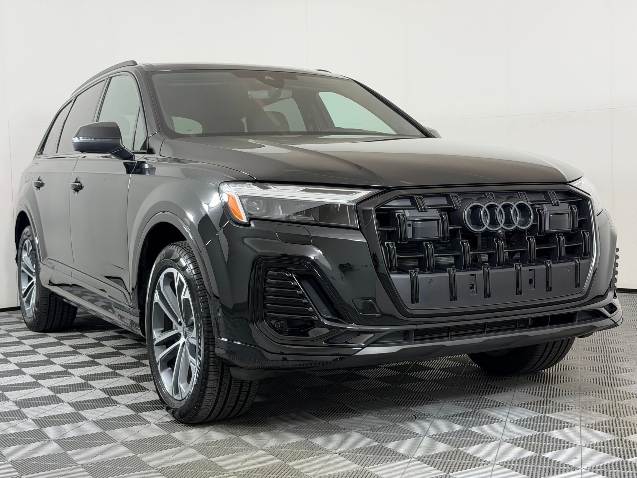 Certified 2026 Audi Q7 2.0T Premium AWD/4WD image 7