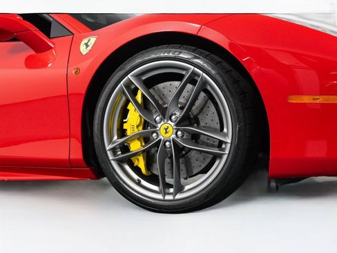 Used 2017 Ferrari 488 GTB RWD image 47