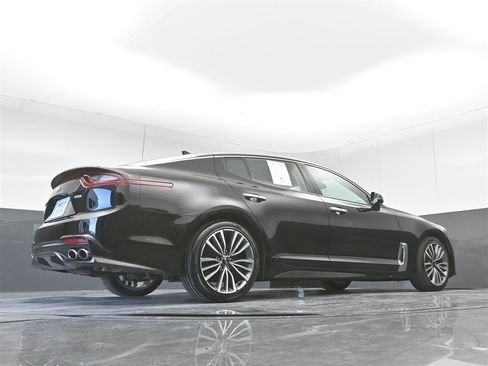 Used 2019 Kia Stinger Premium image 32