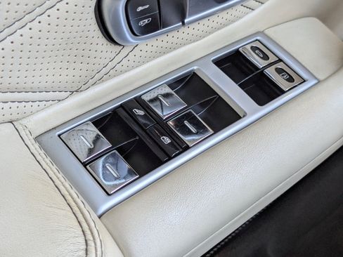 Used 2013 Bentley Continental GT image 28