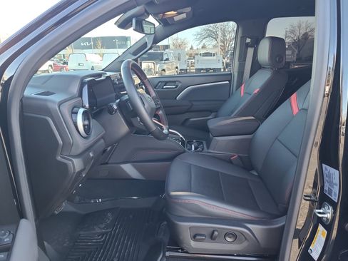 Used 2025 Chevrolet Colorado Z71 w/ Z71 Convenience Package 2 image 12