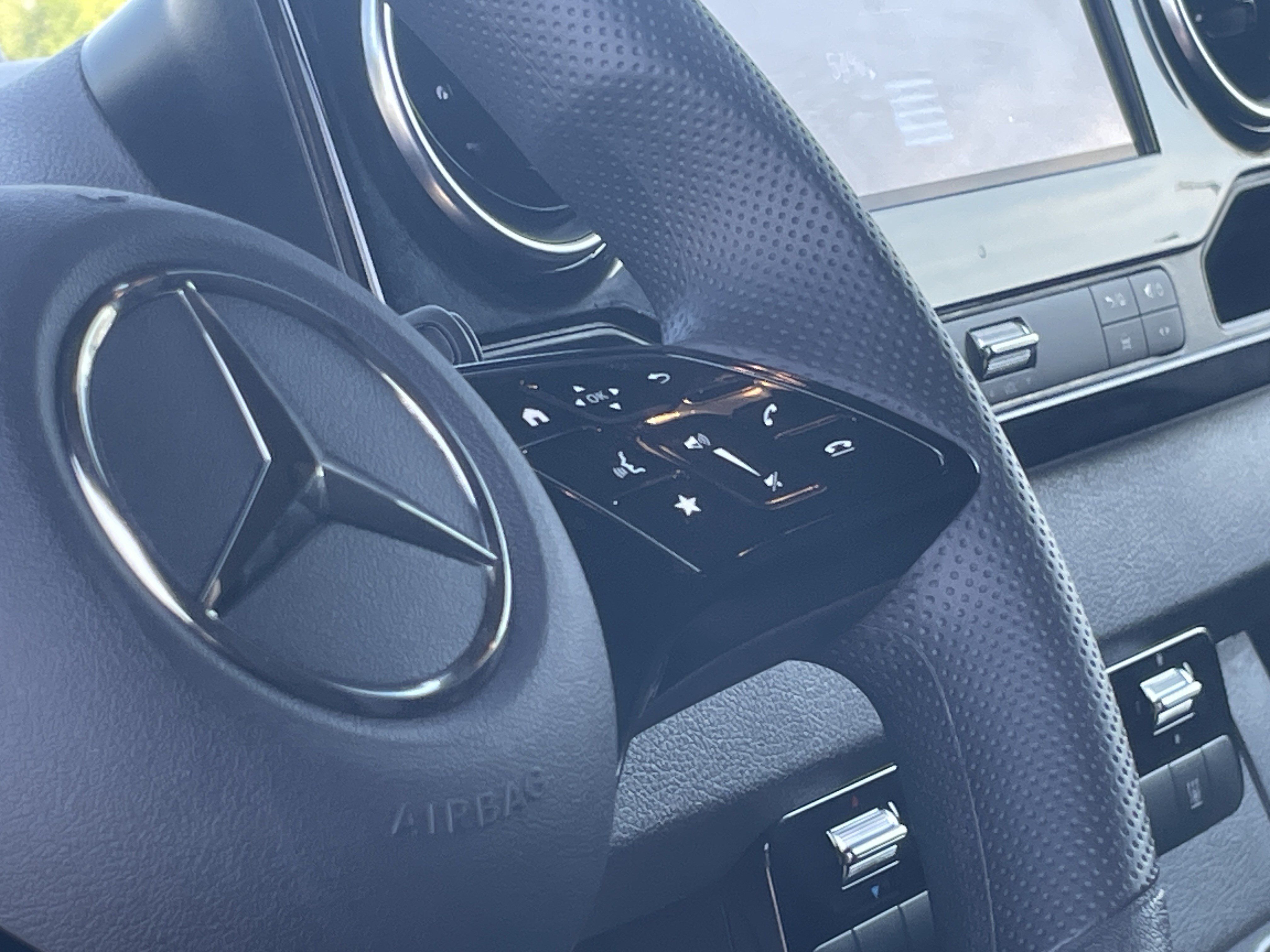 Used 2025 Mercedes-Benz eSprinter 170 Cargo image 19
