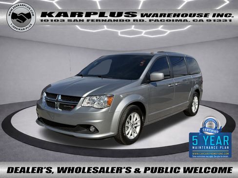Used 2019 Dodge Grand Caravan SXT image 1