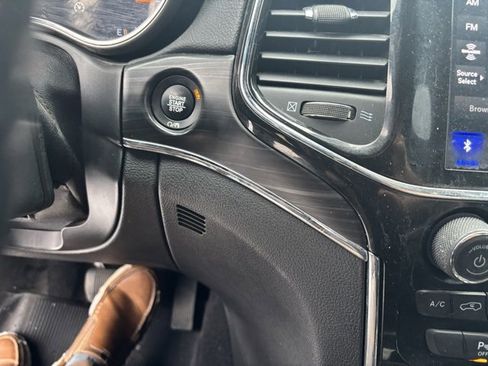 Used 2021 Jeep Grand Cherokee Limited image 13