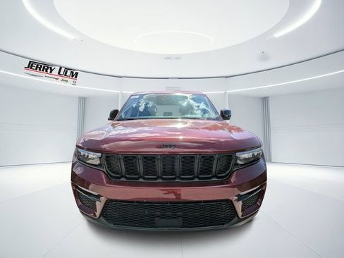 New 2025 Jeep Grand Cherokee Limited w/ Black Appearance Package AWD/4WD image 7