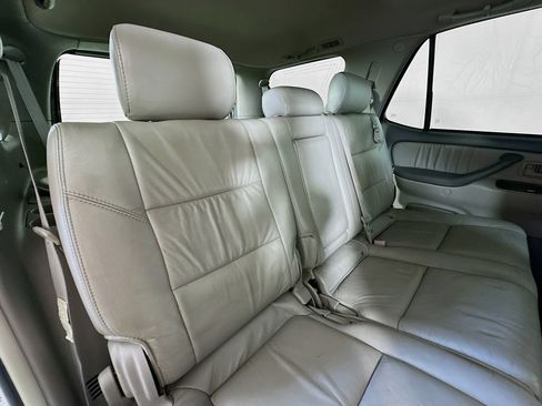 Used 2007 Toyota Sequoia Limited AWD/4WD image 28