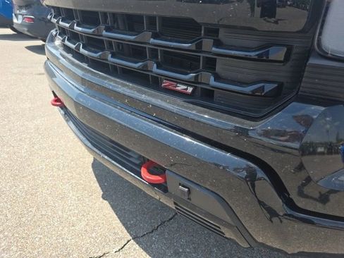 Used 2025 Chevrolet Silverado 1500 LT Trail Boss w/ Convenience Package II AWD/4WD image 7