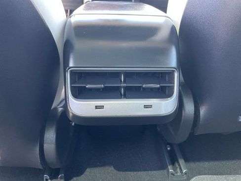 Used 2019 Tesla Model 3 Mid Range RWD image 22