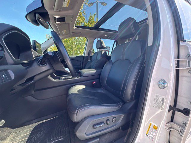 Used 2023 Honda Pilot Touring image 8