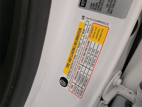 Used 2021 GMC Yukon AT4 w/ Technology Package image 19