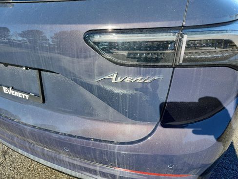 New 2026 Buick Envision Avenir image 4