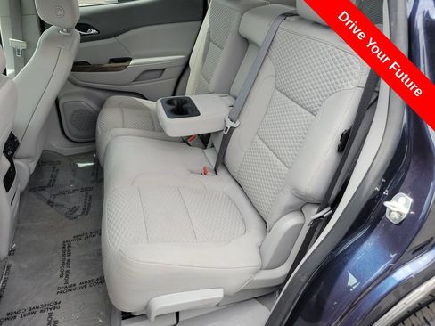 Used 2017 GMC Acadia SLE FWD image 24