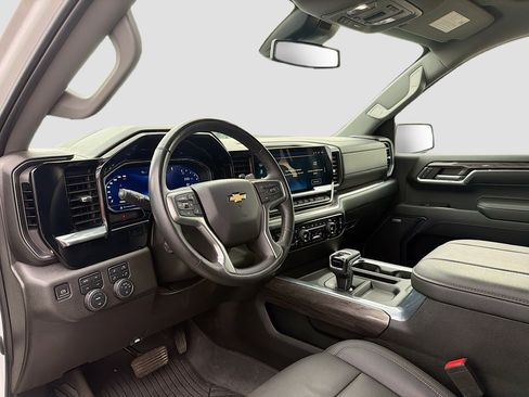 Used 2024 Chevrolet Silverado 1500 LTZ image 4